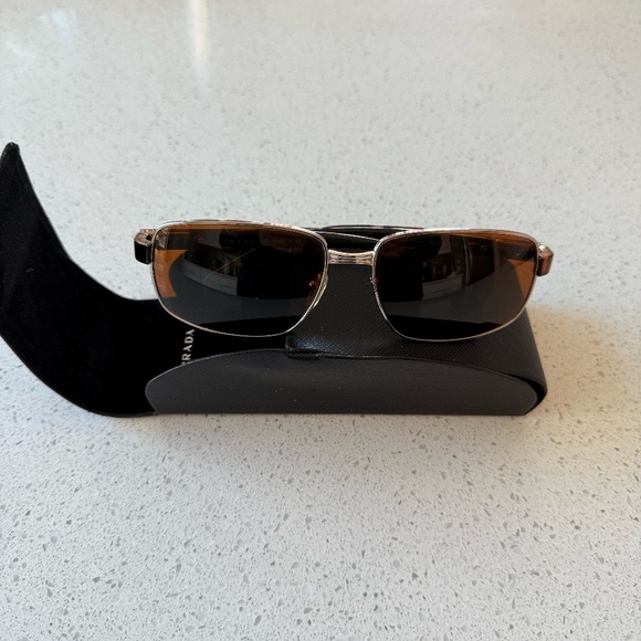 PRADA SUNGLASSES. MODEL SPR52N - Picture 1 of 3